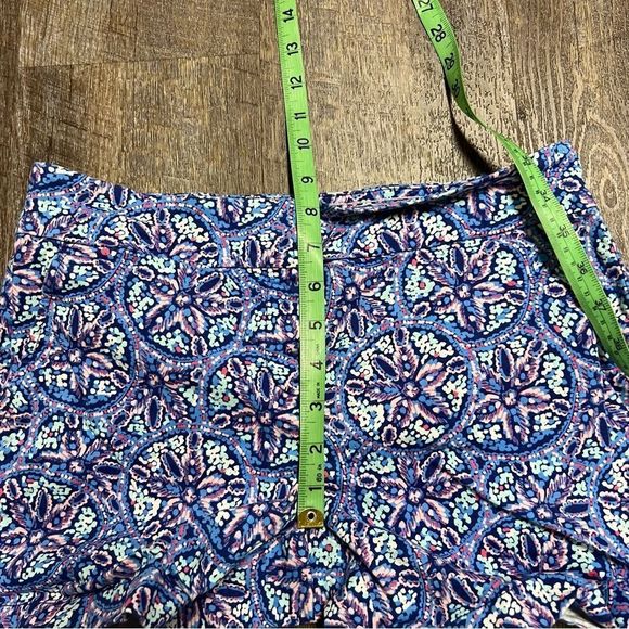 Vineyard Vines Shorts Womens Size 2 Colorful Sand Dollar Print 5” Inseam - Picture 4 of 11